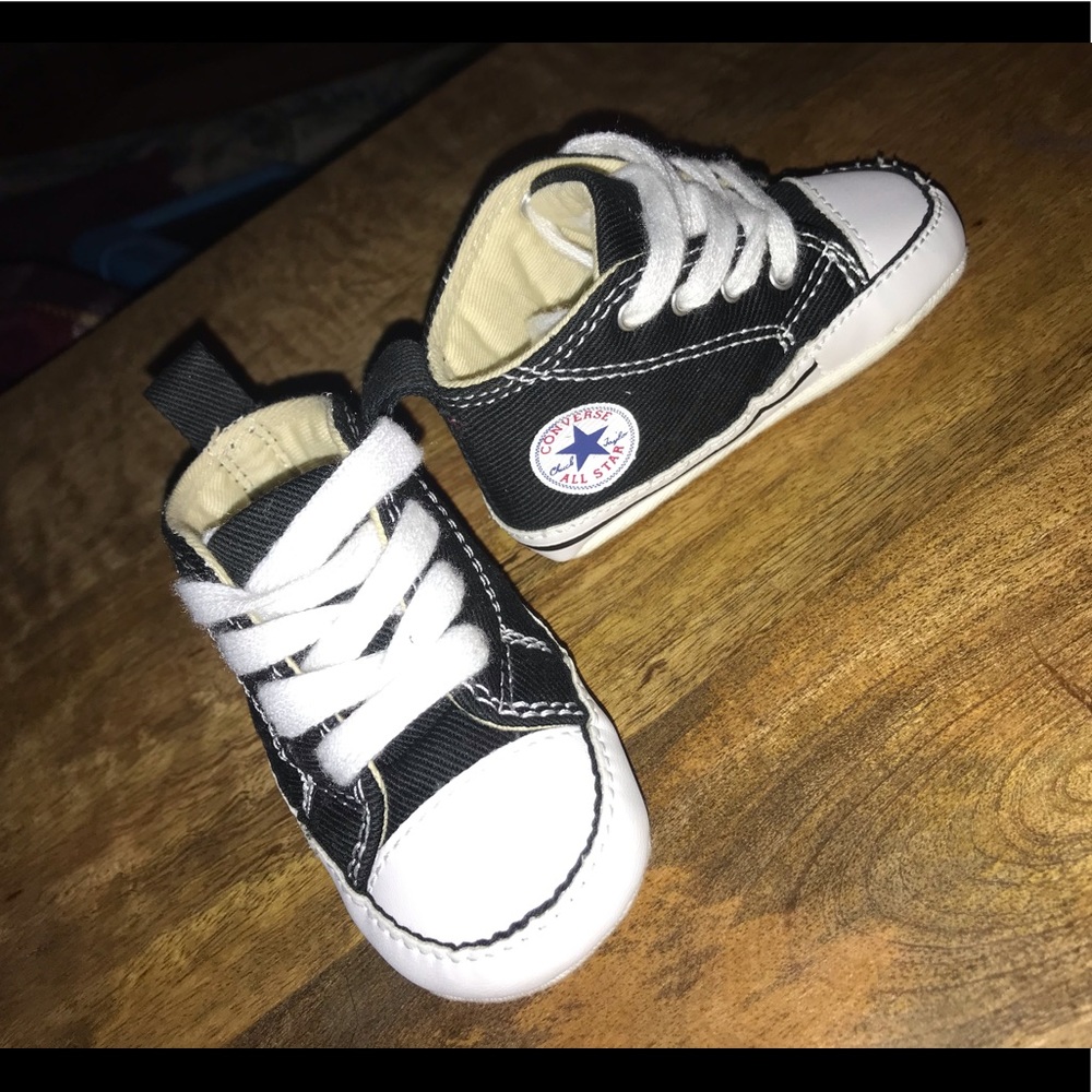 Baby converse!! ⭐️